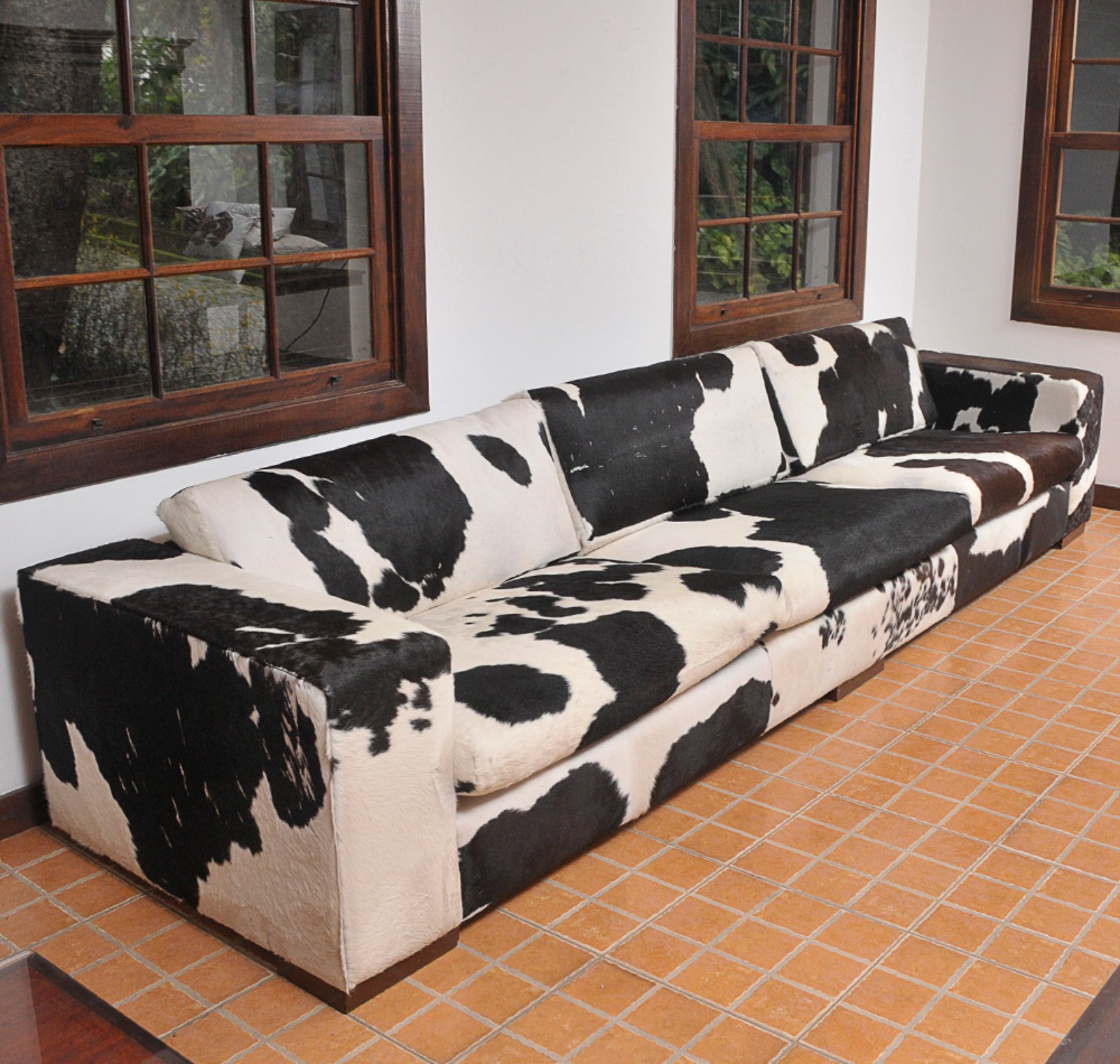 Grande Sofá estilo moderno para 6 lugares com almofadas soltas... - foto 2 de 3
