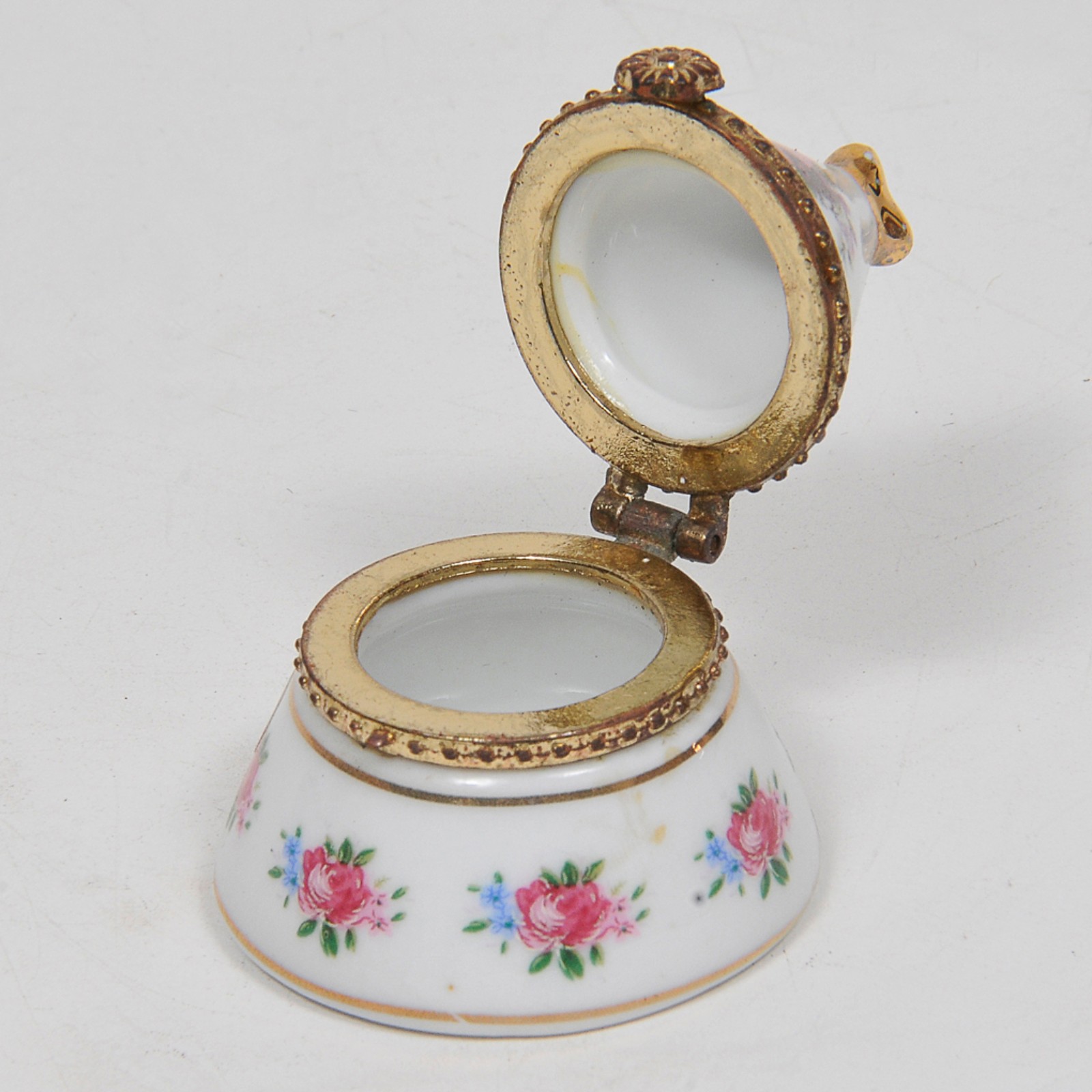 Lote constando 5 caixinhas em porcelana de coleção sendo: um limões... - foto 3 de 10