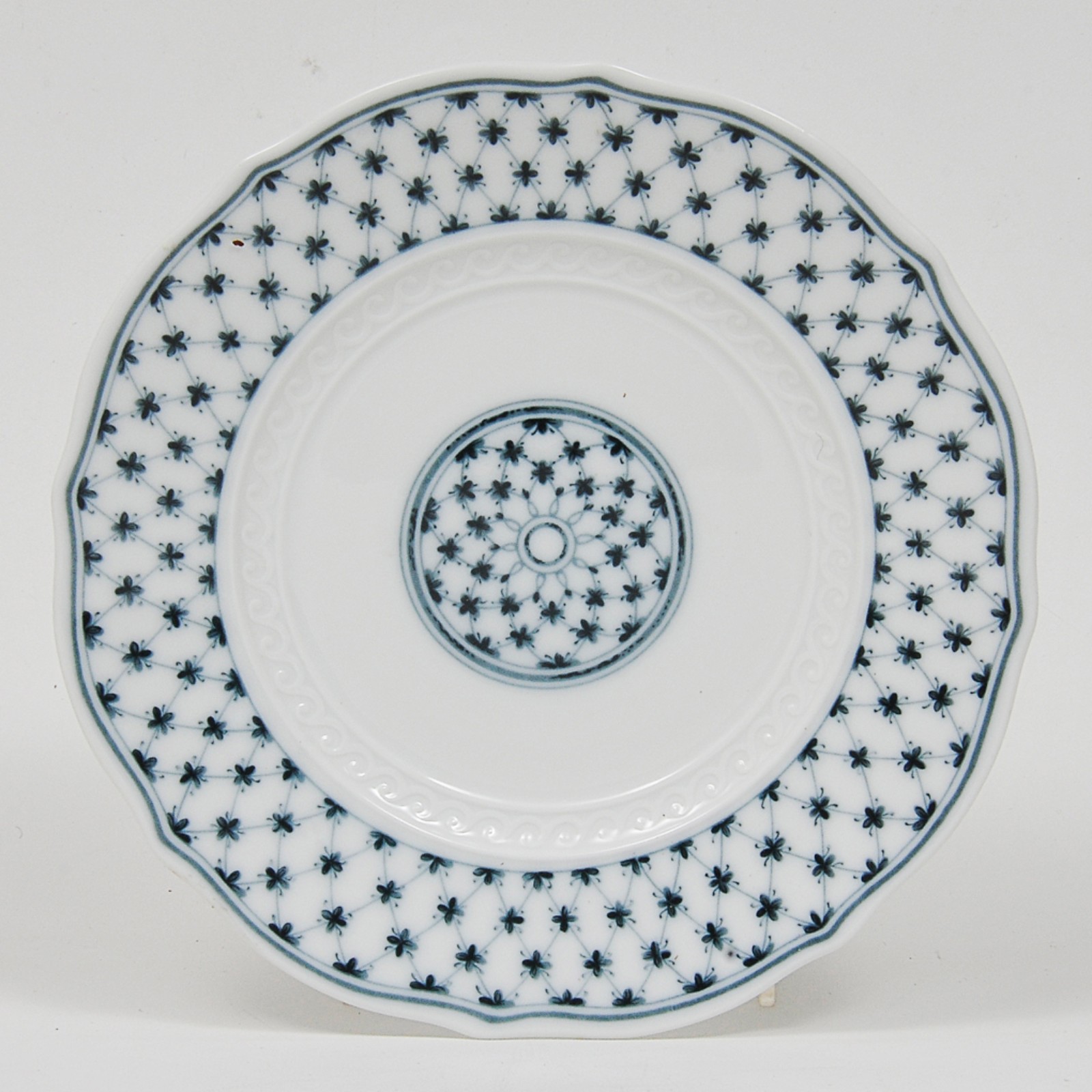 Aparelho de jantar em porcelana italiana nas ores branca e azul... - foto 2 de 3