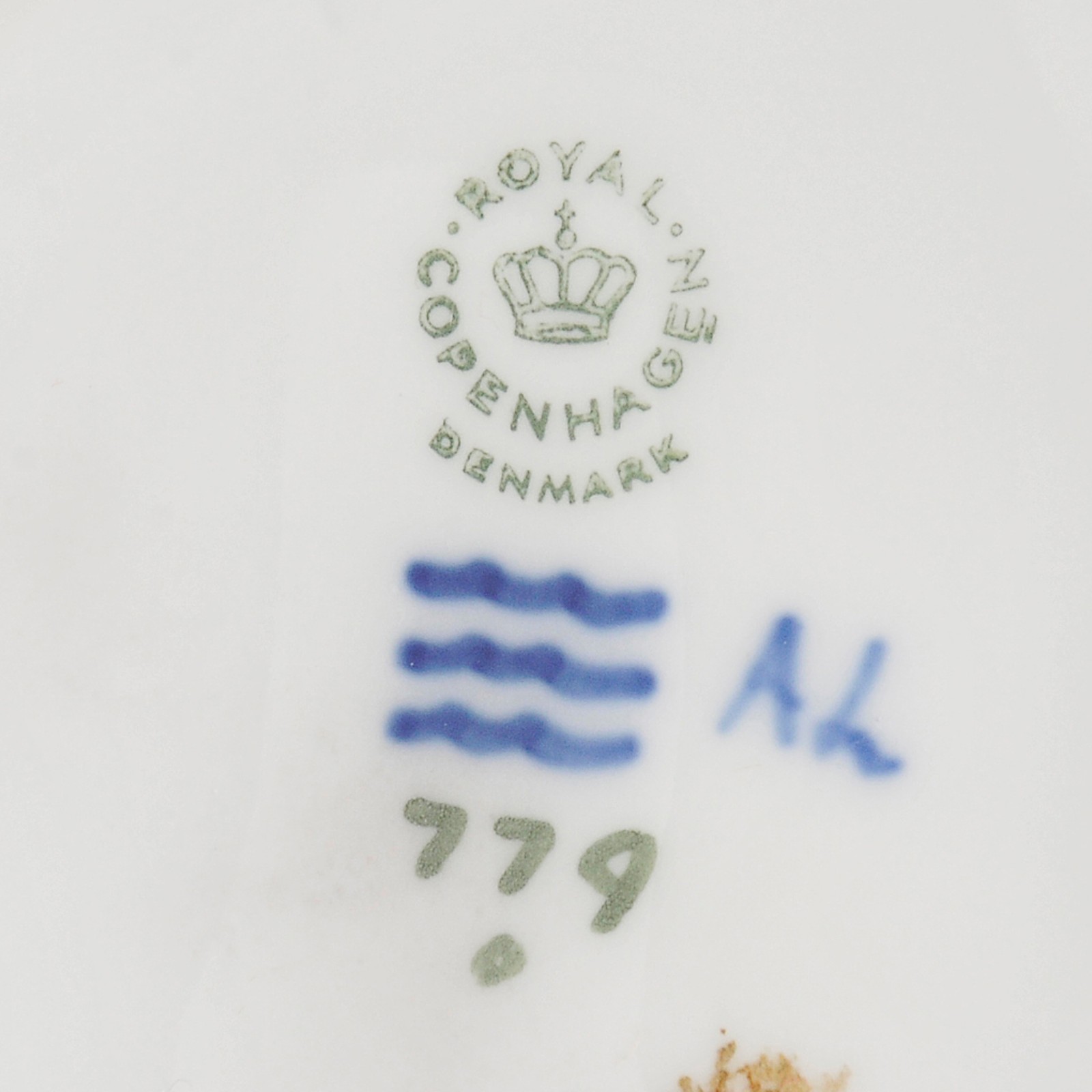 Pequeno grupo escultórico em porcelana dinamarquesa Royal Copenhagen... - foto 4 de 4