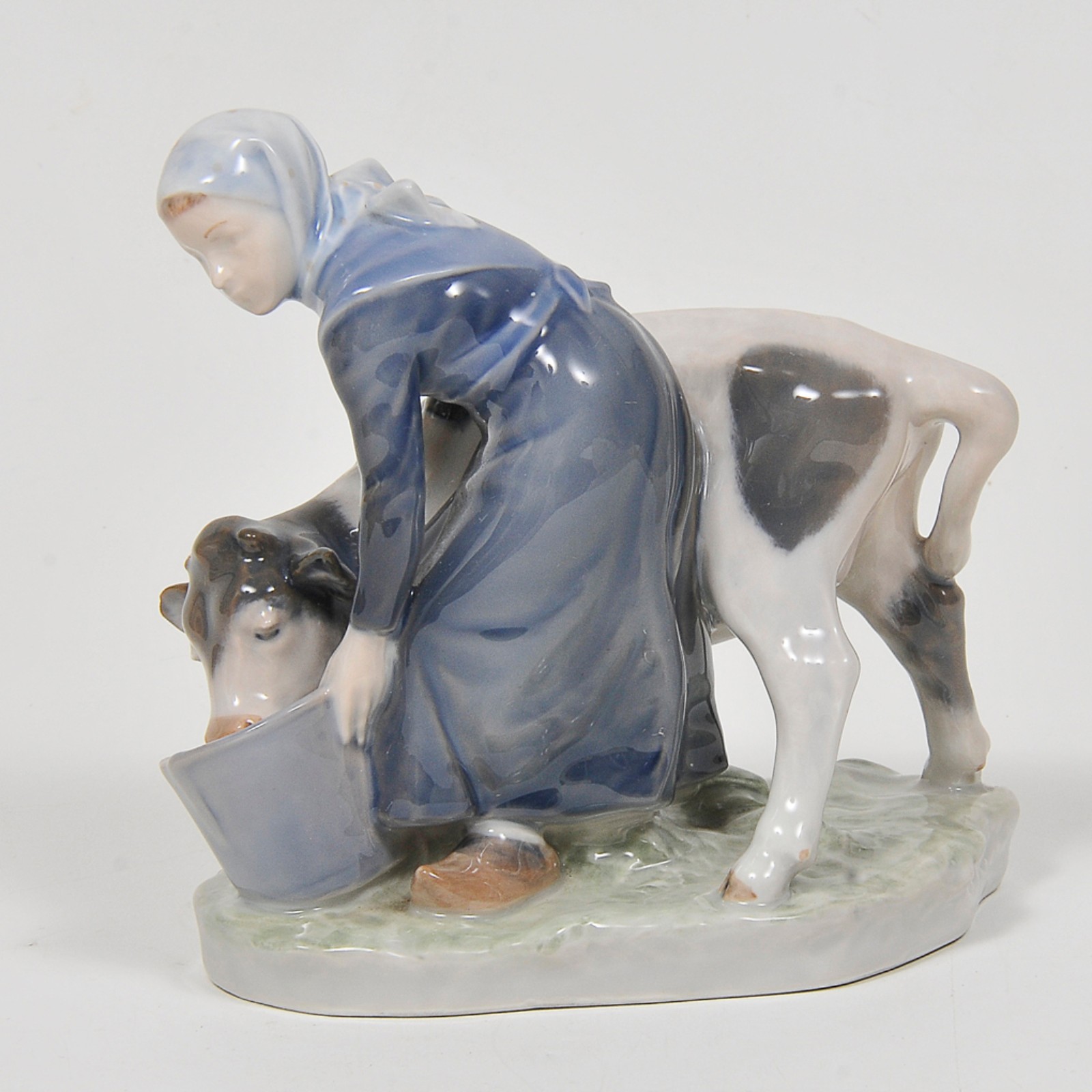 Pequeno grupo escultórico em porcelana dinamarquesa Royal Copenhagen... - foto 1 de 4
