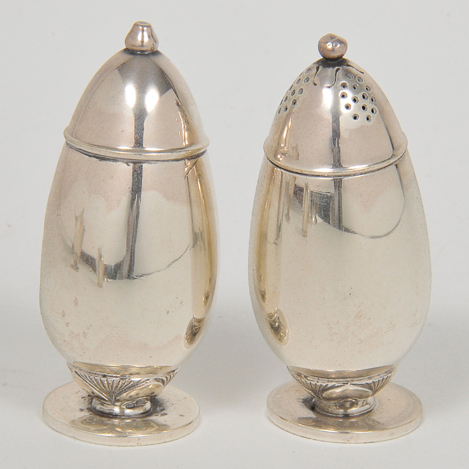 Georg Jensen - Conjunto de peças de mesa em prata dinamarquesa lisa... - foto 6 de 8