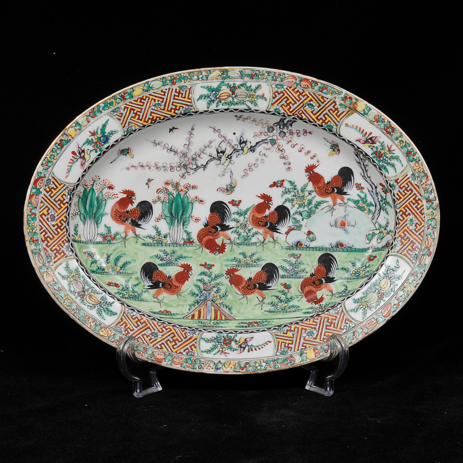 Travessa oval em porcelana chinesa com motivos de flores, folhas... - foto 1 de 3