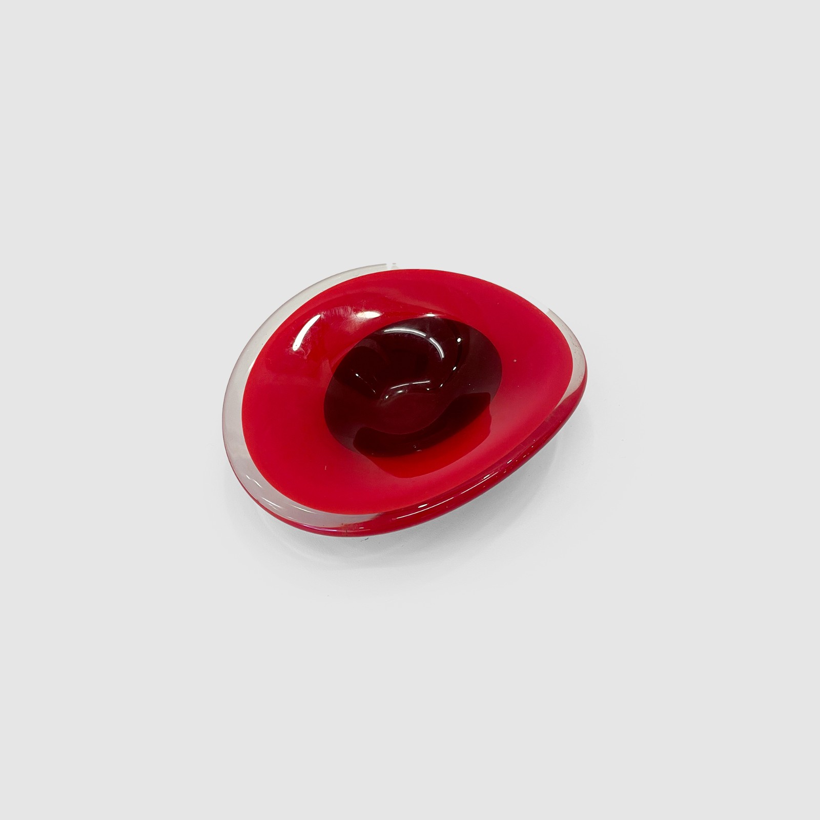 Cinzeiro em vidro artístico de Murano na cor vermelho e magenta com... - foto 1 de 3