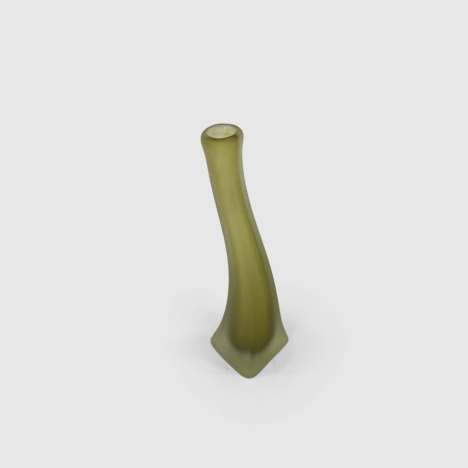 Solifleur em vidro artístico de murano na cor verde com design... - foto 2 de 4