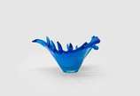 Cinzeiro em vidro de murano com borda dentada e... - Cinzeiro em vidro de murano com borda dentada em nas cores azul turquesa e azul marinho. 