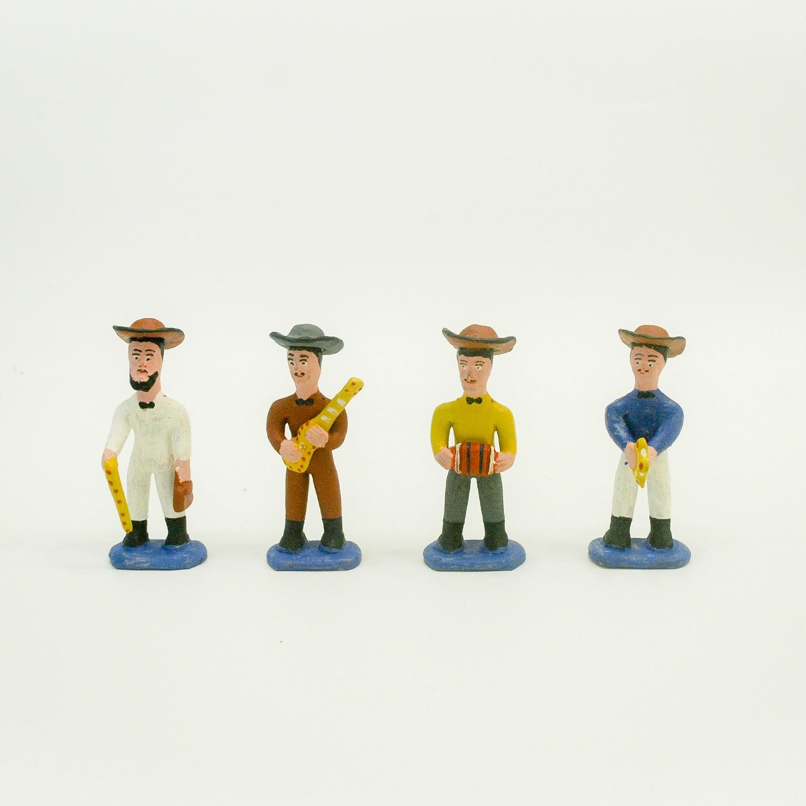 Conjunto em terracota composto por 4 estatuetas de figuras... - foto 2 de 5