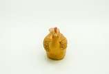 Cofre em terracota representando a figura de um... - Cofre em terracota representando a figura de uma galinha<br>