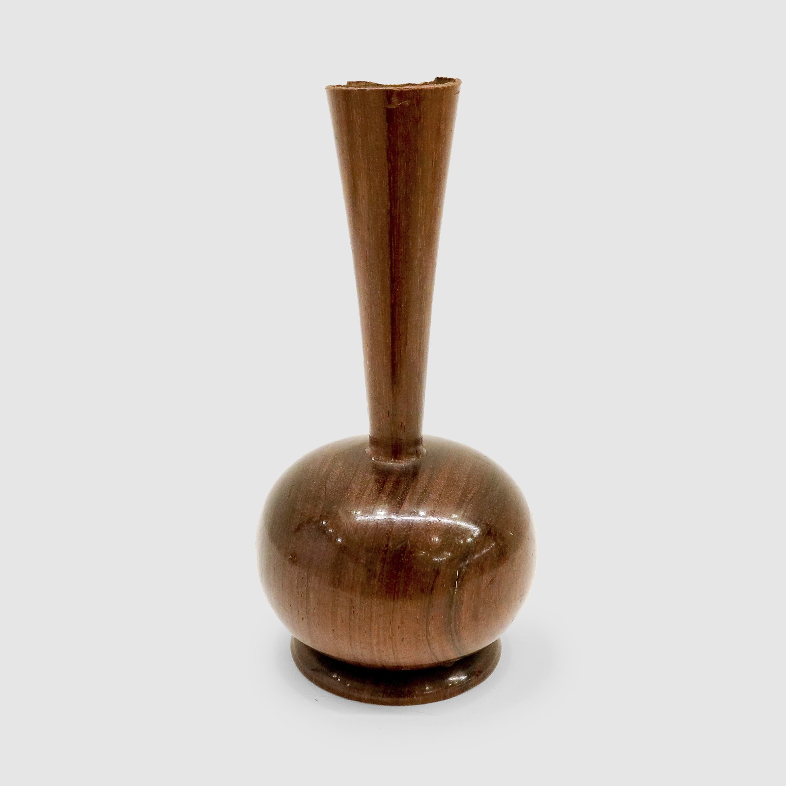 Pequeno vaso solifleur confeccionado em jacarandá com base bojudo e... - foto 2 de 4