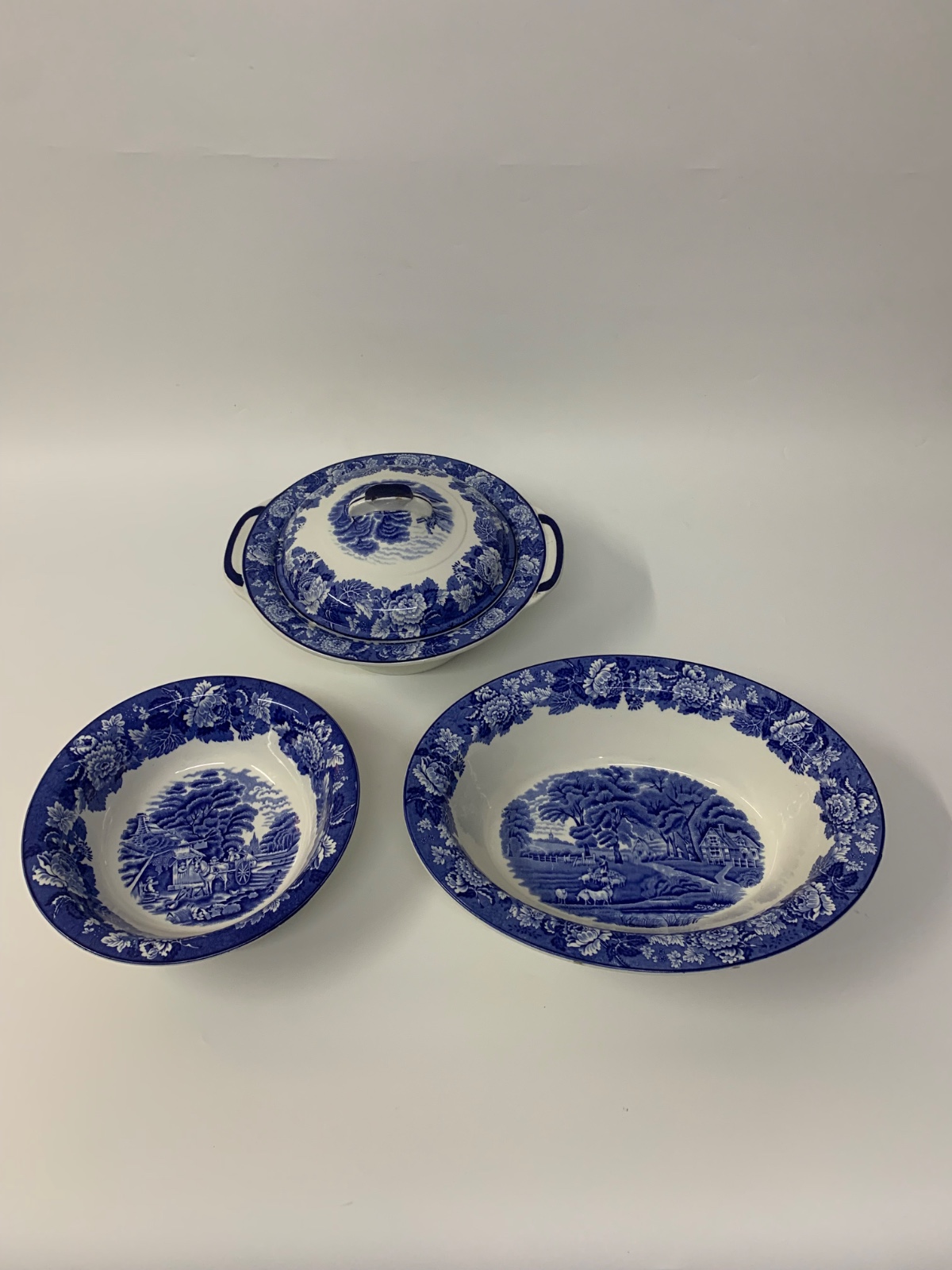Lote composto por 3 pecas em porcelana inglesa manufatura Wood & Sons... - foto 2 de 9