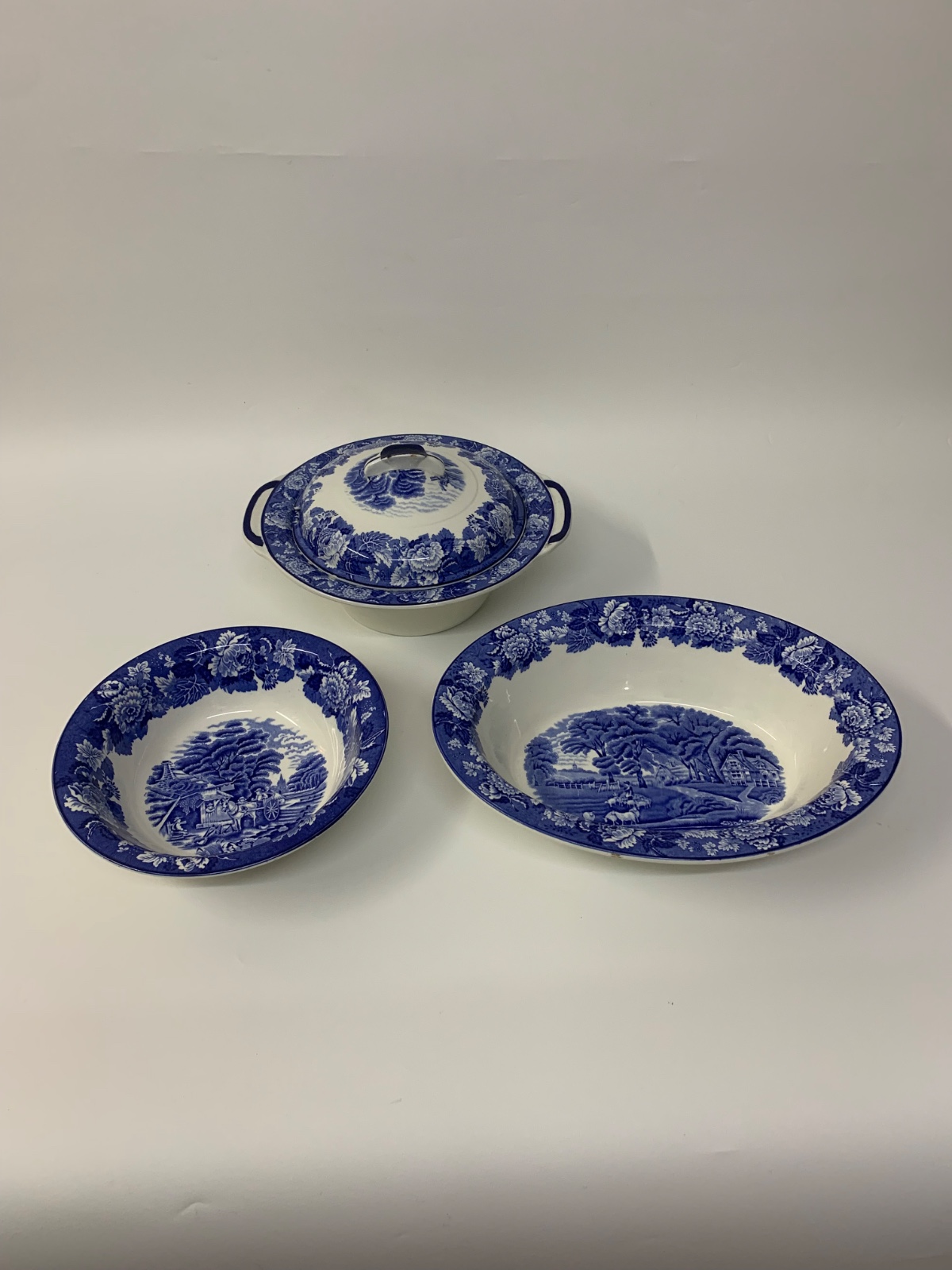 Lote composto por 3 pecas em porcelana inglesa manufatura Wood & Sons... - foto 3 de 9