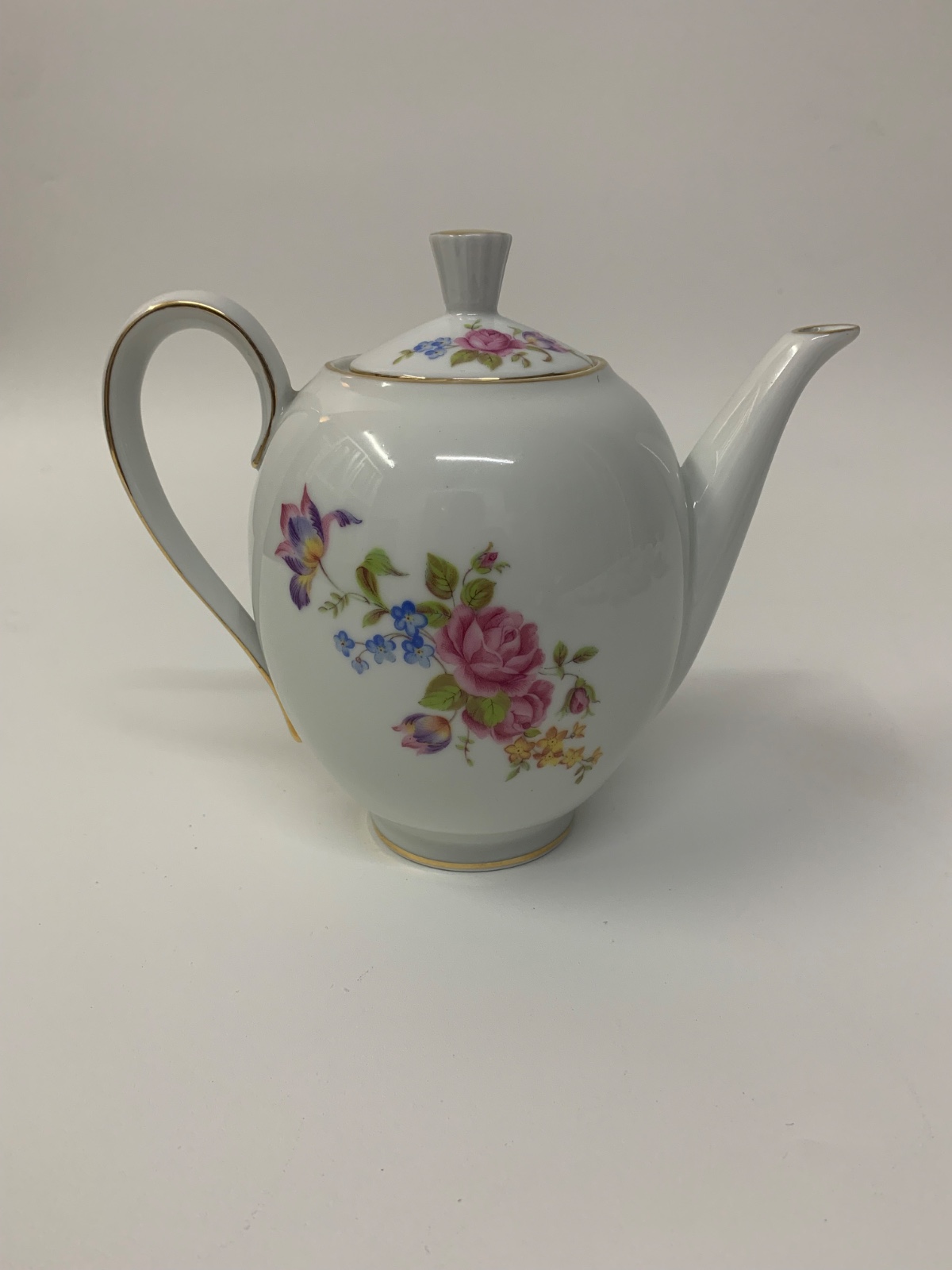 Conjunto para cafe em porcelana argentina na cor branca decorada com... - foto 8 de 10