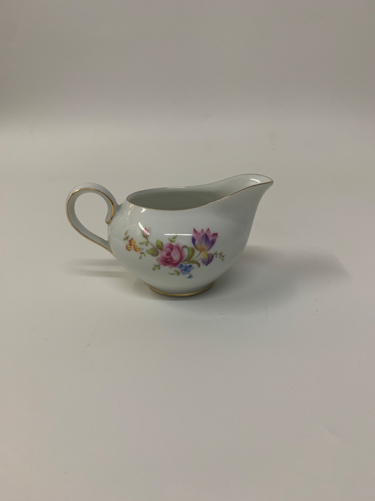 Conjunto para cafe em porcelana argentina na cor branca decorada com... - foto 10 de 10