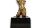 Bruno Giorgi (1905-1993), Torso - Escultura em bronze polido dourado<br>Ass. na peça<br>29 cm com base<br>20 cm sem base<br><br>"Bruno Giorgi, nascido em 1905 em Mococa, São Paulo, e f
