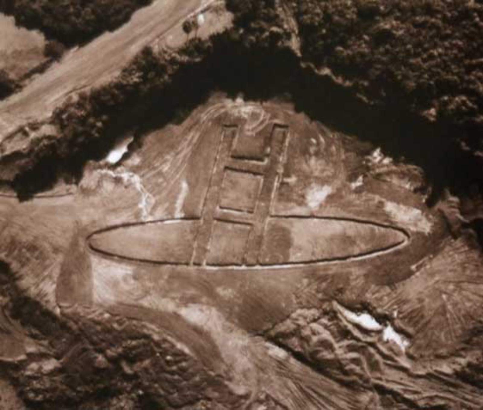  Vik Muniz (1961), "Carajás 4 - Mina de Ferro" - Séries Earthworks" , 2006 - foto 1 de 5
