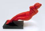 Pietrina Checcacci (1941), Eleonor - Escultura em fibra patinada na cor vermelha com base em mármore negro. <br><br>A representação do corpo feminino é um importante tema no trabalho de C