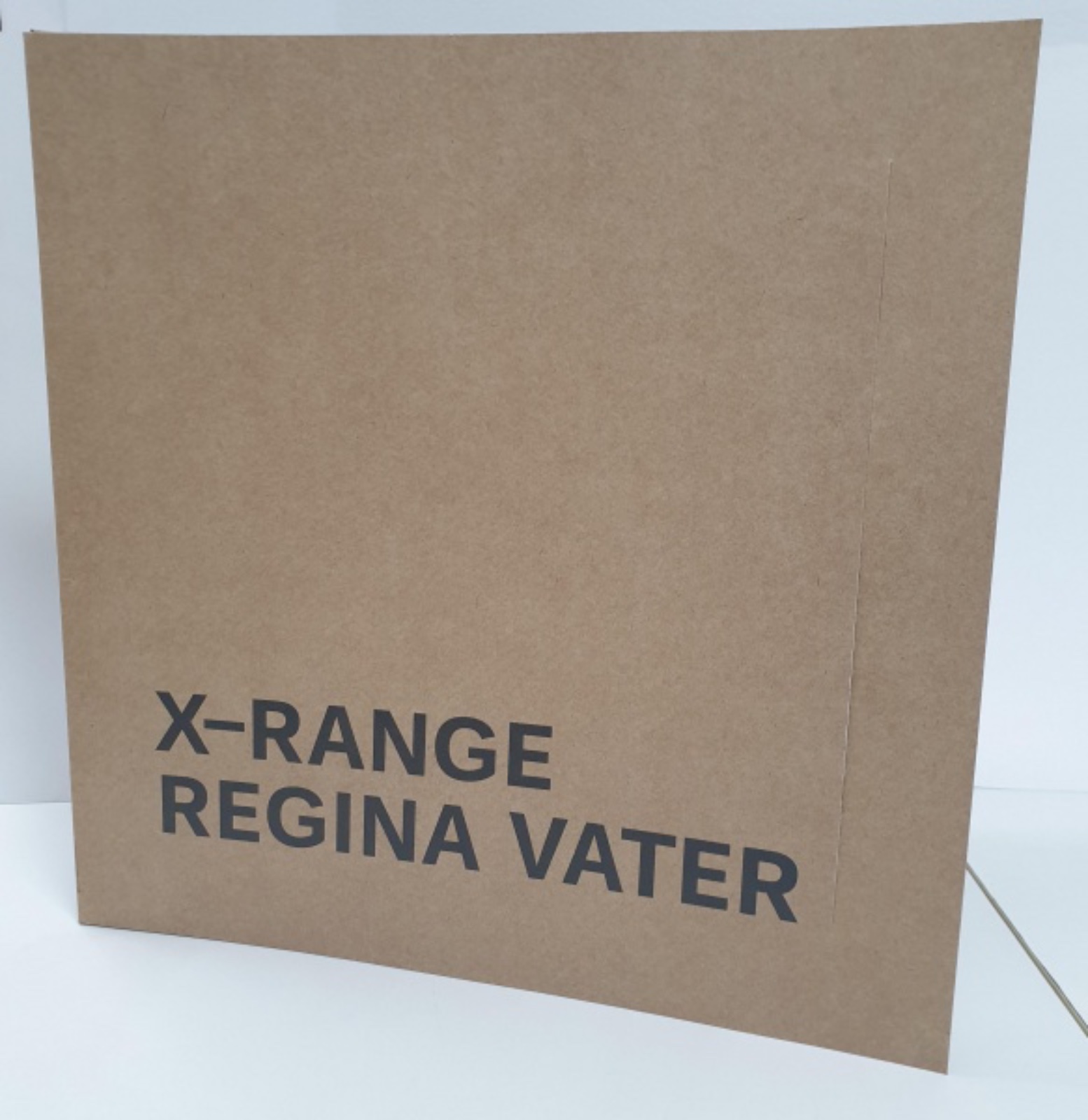 Regina Vater (1943), X - Range (2017) 8 lâminas 40 x 40  Editora Ikrek - foto 1 de 9