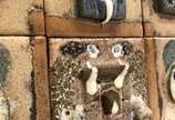 Francisco Brennand (1927-2019), Sem título, 1986 - Placa em cerâmica e terracota policromada. <br>Ass. na peça.