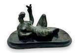 Sonia Ebling (1918-2006),  - Escultura em bronze <br>Ass. na peça<br>