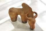Tiago Olinda (1943),  - Boi, 2004<br>Grande escultura em terracota representando o animal.