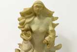 Madona - Escultura em resina<br>Esta escultura, presenteada a Enrico Bianco, foi uma das inspirações para as Madonas que viria a pintar.<br>Apresenta pequena q