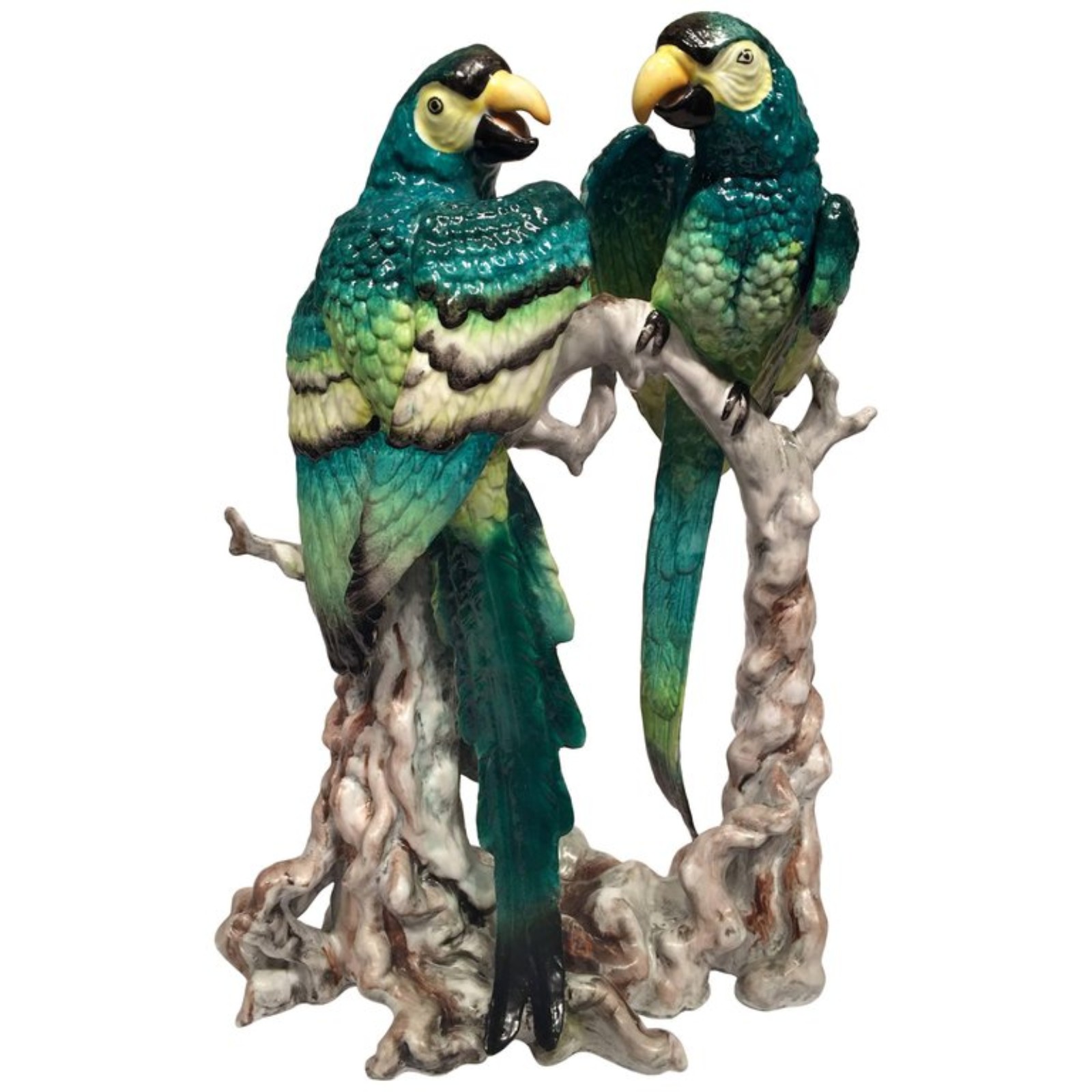 Escultura em porcelana alemã Art Déco representando casal de araras... - foto 1 de 3