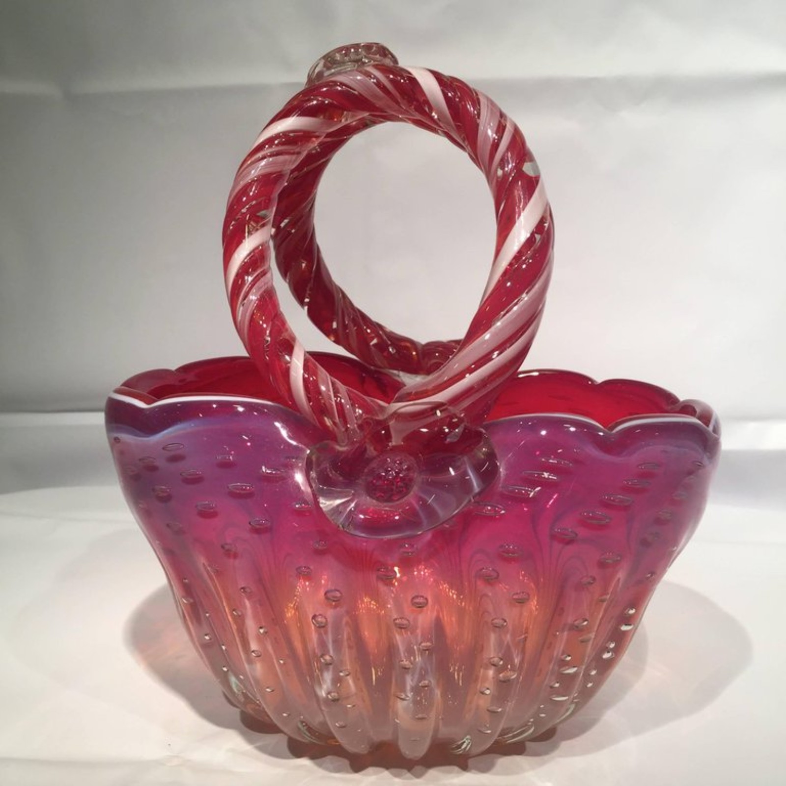 Bowl em vidro artistico soprado de Murano nas cores rosa e vermelho... - foto 2 de 3