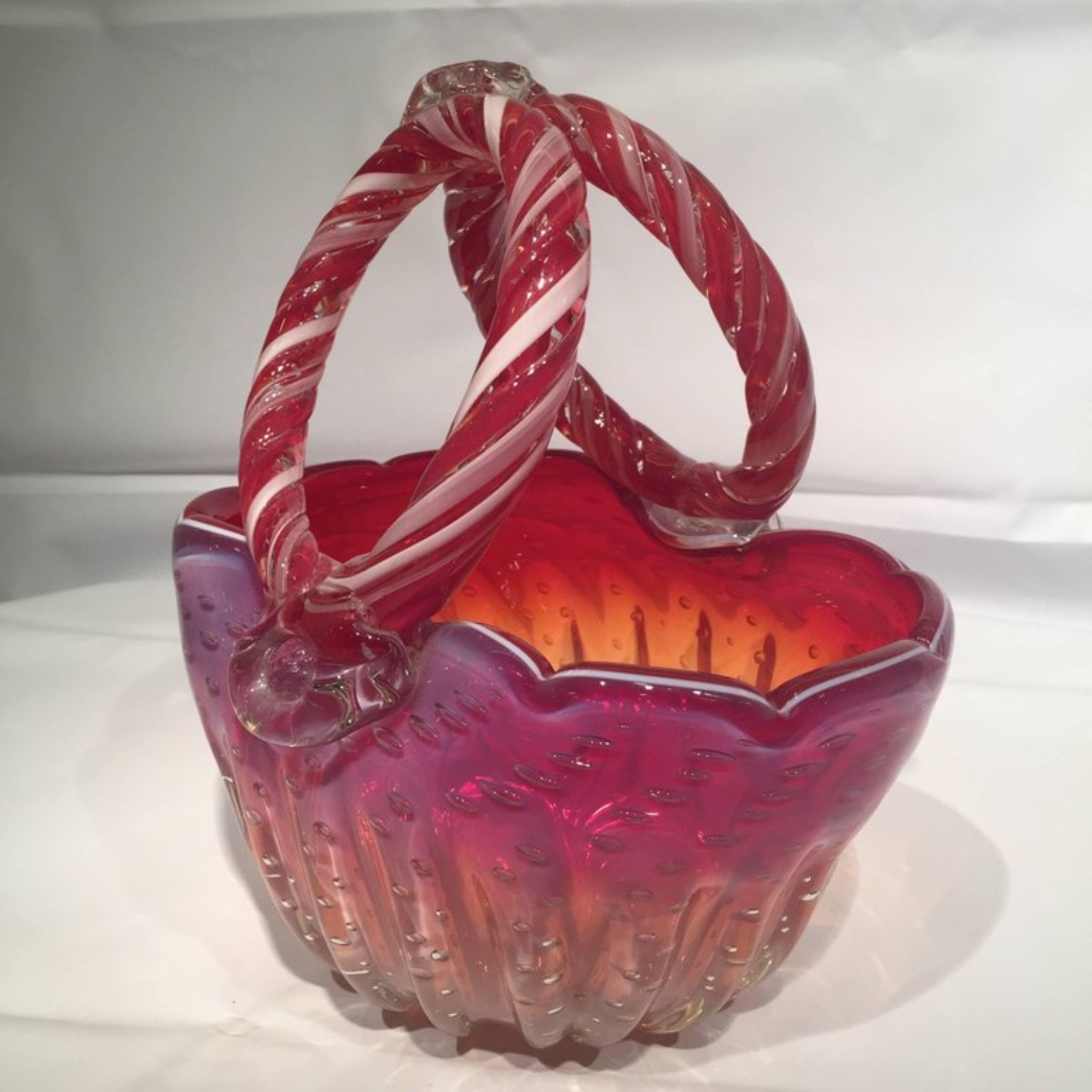 Bowl em vidro artistico soprado de Murano nas cores rosa e vermelho... - foto 3 de 3