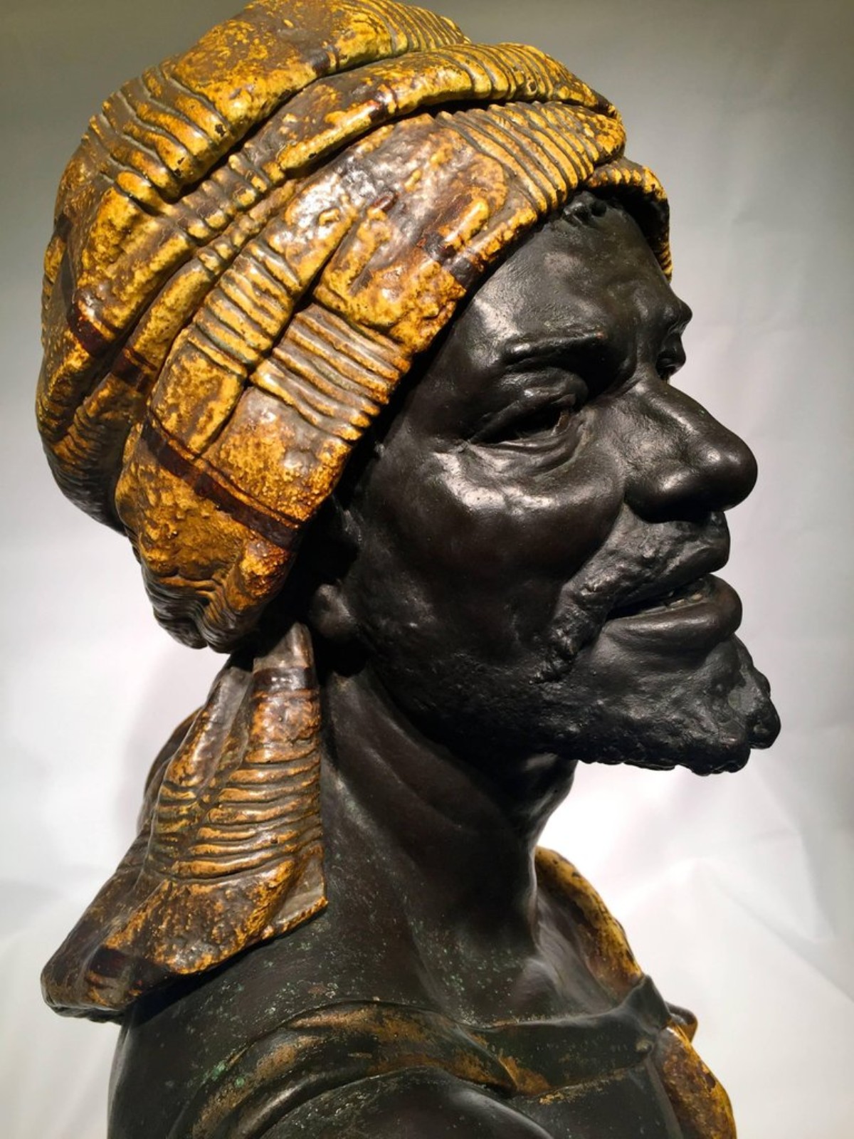 Busto de Beduíno em terracota e bronze patinado. Produzido na Austria... - foto 4 de 4