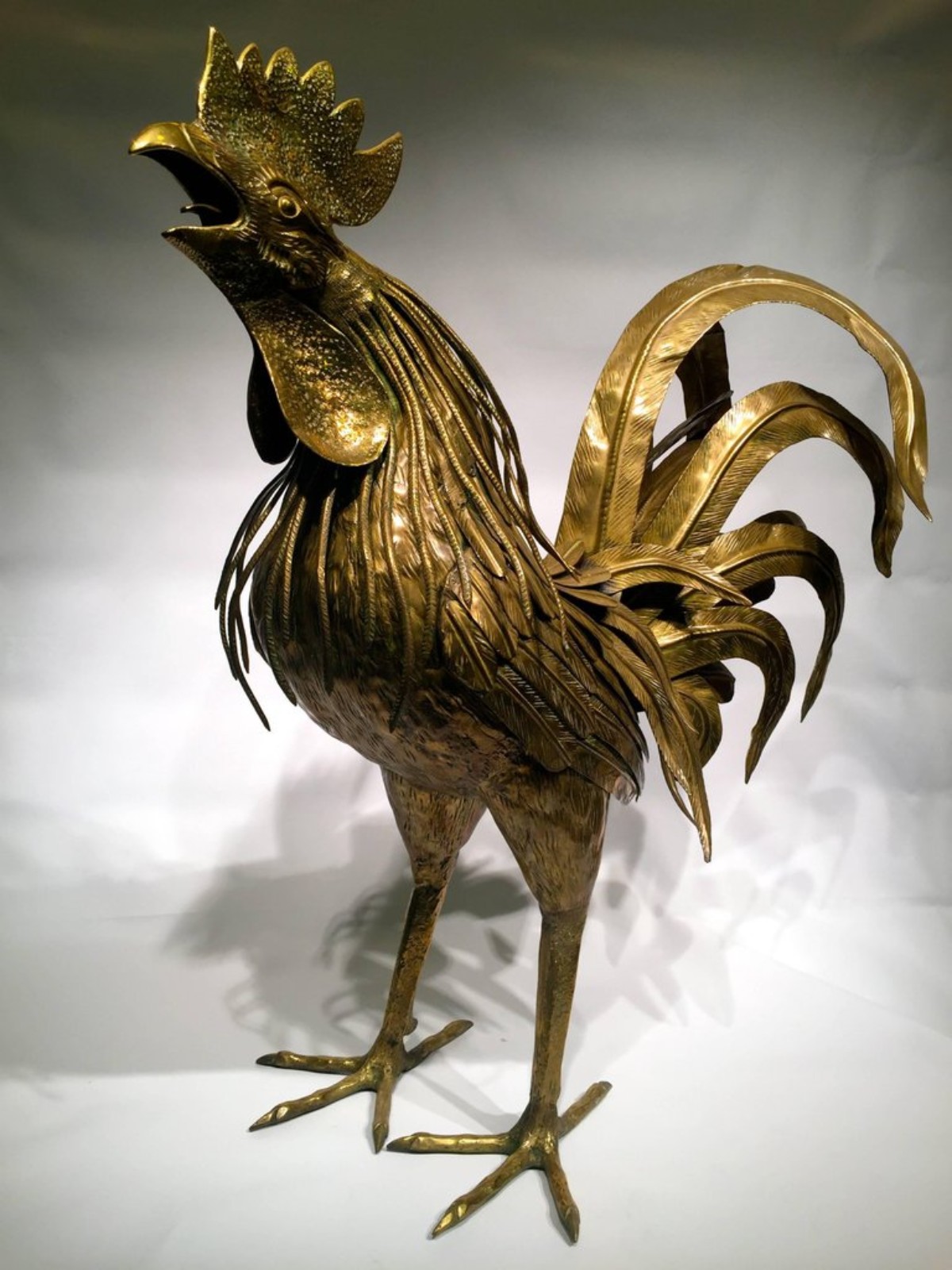 Escultura em bronze dourado e aplicado produzido na França, atribuido... - foto 2 de 4