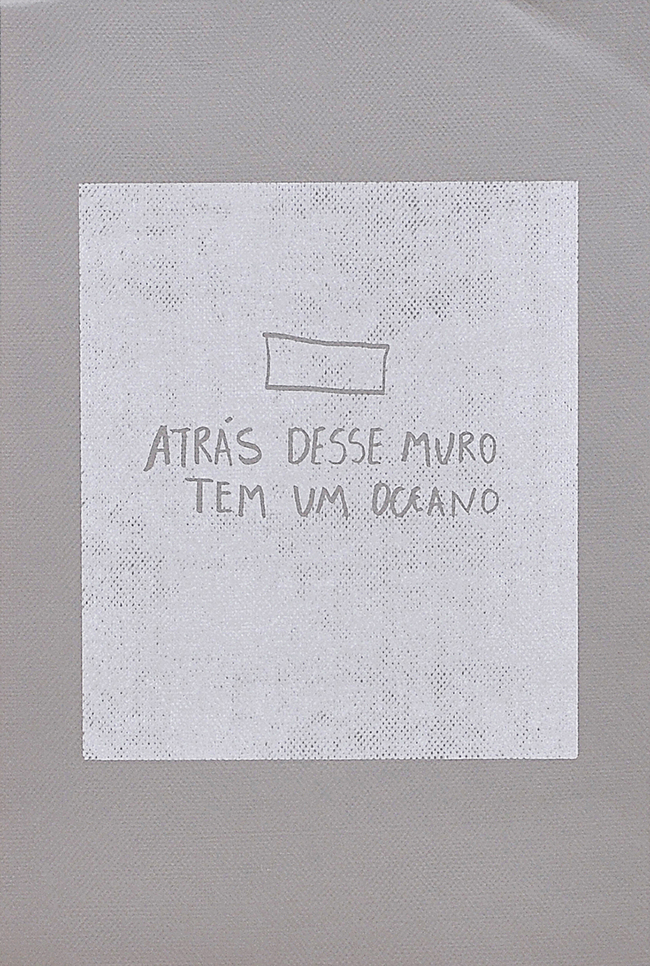 Atrás desse muro tem um oceano - foto 2 de 2