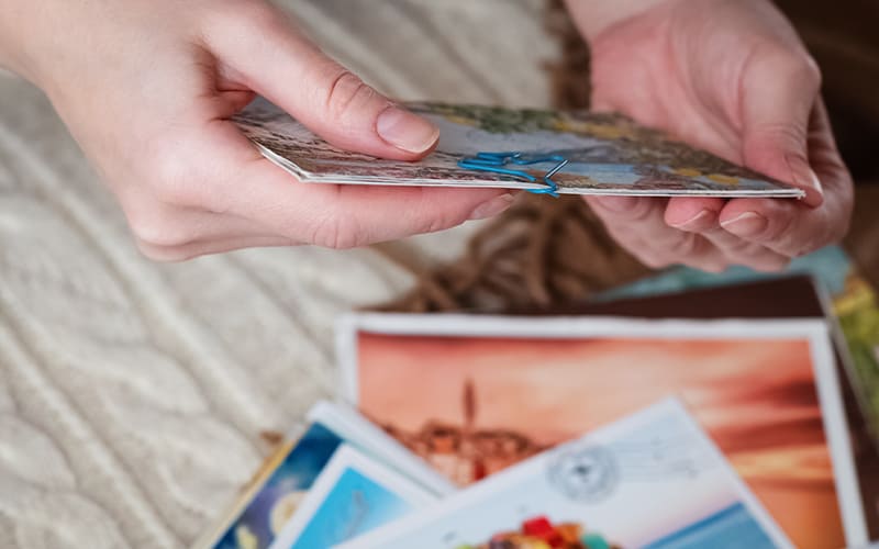 El origen de los sellos postales