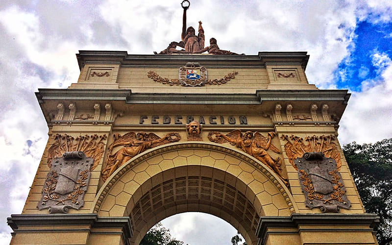 El origen del Arco de la Federación