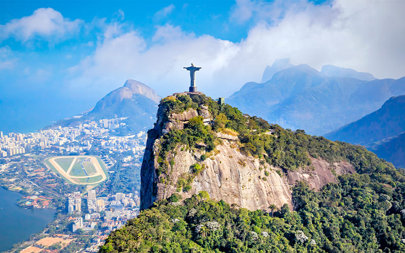 Um Itinerário de Movimento, Cultura e Contrastes