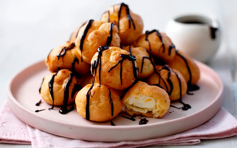 Receta del Mundo: Profiteroles de Chocolate