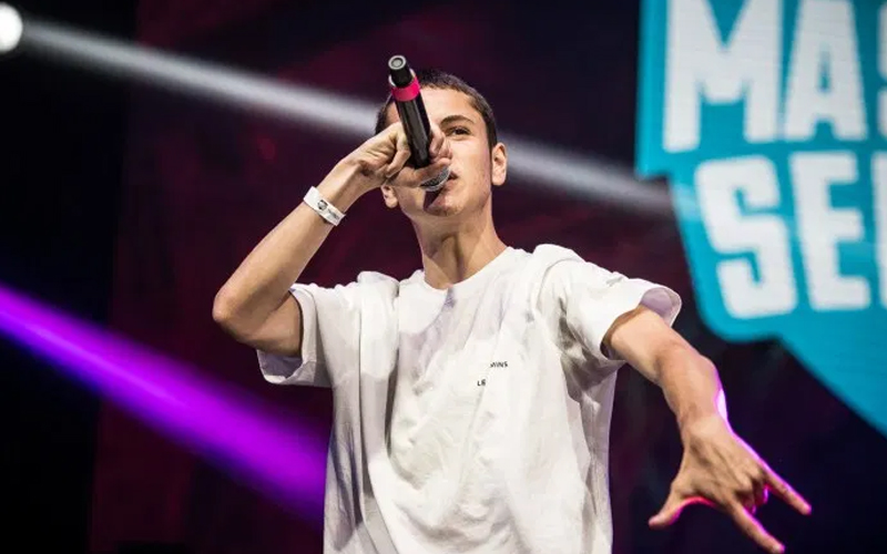 REPLIK SIGUE SUMANDO COMPROMISOS EN LAS BATALLAS: COMBATE FREESTYLE Y CRUCE DE CAMPEONES thumbnail