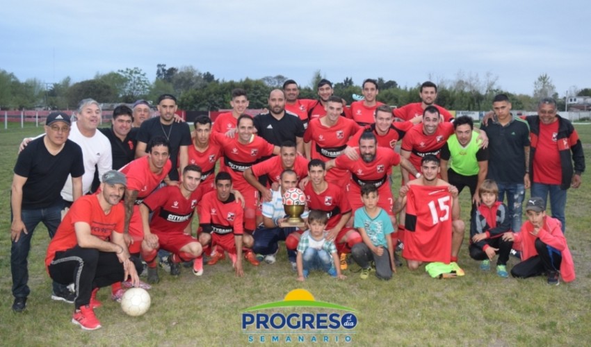 sf-plantel-campeon-webweb.jpg