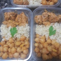 Grão de bico, arroz integral e lombo picadinho