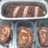 Rocambole de carne moida recheado