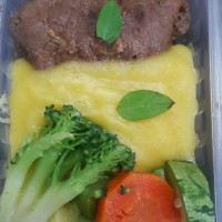 Bife a rolê c/ arroz integral e legumes