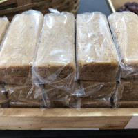 Paçoca, pé de moça, fondant de leite