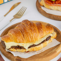 Croissant mignon