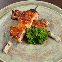 日式烤鸡肉串（仅限Vilaboim分店独家供应）/ YAKITORI (somente na unidade da Vilaboim)