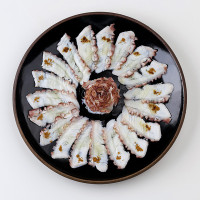薄切生鱼片章鱼  /  CARPACCIO DE POLVO