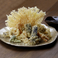 蔬菜  /  TEMPURÁ DE VEGETAIS VARIADOS