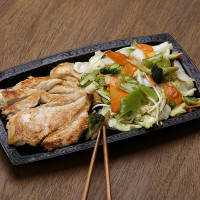 铁板烧鸡肉排 / TEPPAN DE FILET FRANGO