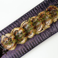 炸寿司卷 6件 (三文鱼和虾) / HOT ROLL SALMÃO E CAMARÃO (6 Unidades)