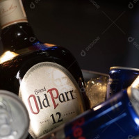 Combo Old Parr + Red Bull + água mineral 
