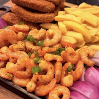 Camarão Alho e Óleo + croquete de peixe+ batata 
