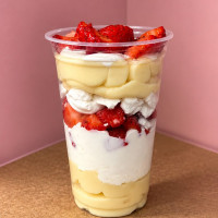Copo da felicidade Merengue Morango com Suspiro